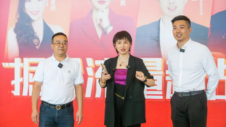青青草黄色下载居直播流量爆棚引圍觀！設計師阿爽帶你雲逛青青草黄色下载居瓷磚